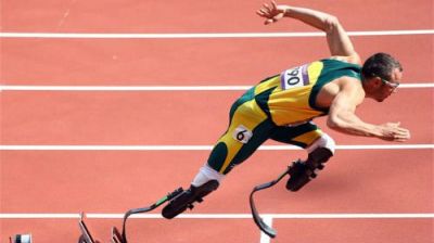 El atleta Pistorius, oro en Londres 2012, detenido por el asesinato de su novia