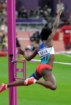 Cubana Silva impone récord nacional en salto con pértiga
