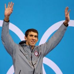 Phelps gana su medalla 21 en los 100 metros mariposa