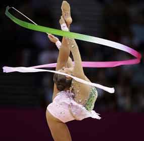 Rusa Evgeniya Kanaeva brilla en gimnasia rítmica de Londres-2012